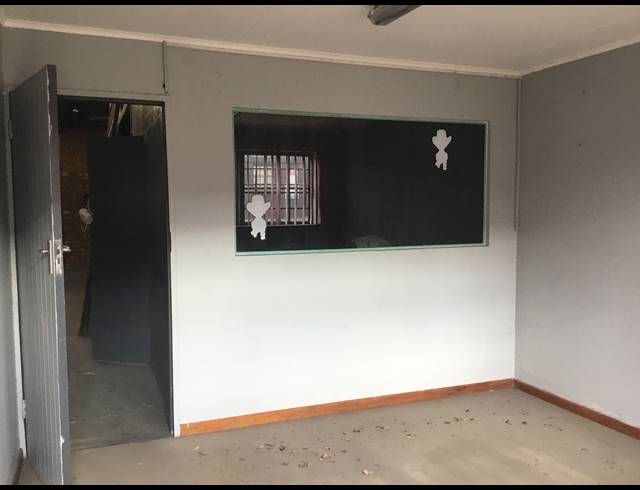 170M² WAREHOUSE TO LET IN WADEVILLE